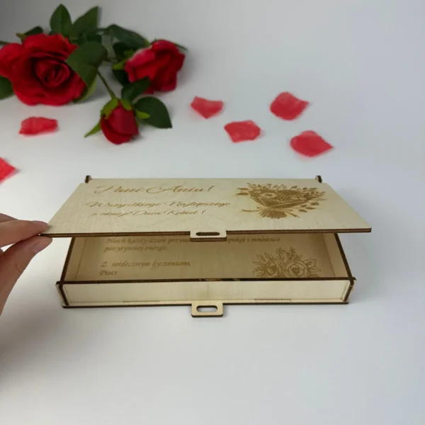 Personalizowne Pudełeczko: Dzień Kobiet (Bukiet)