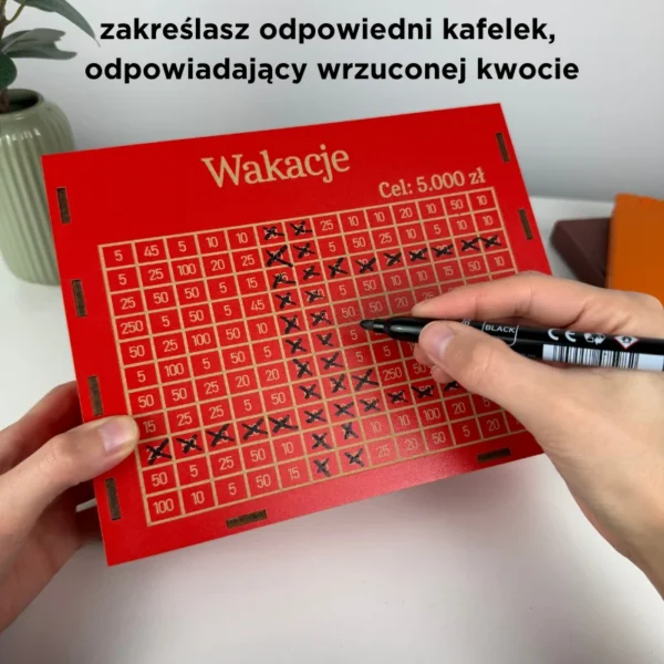 Personalizowana skarbonka z tabelką do wykreślania